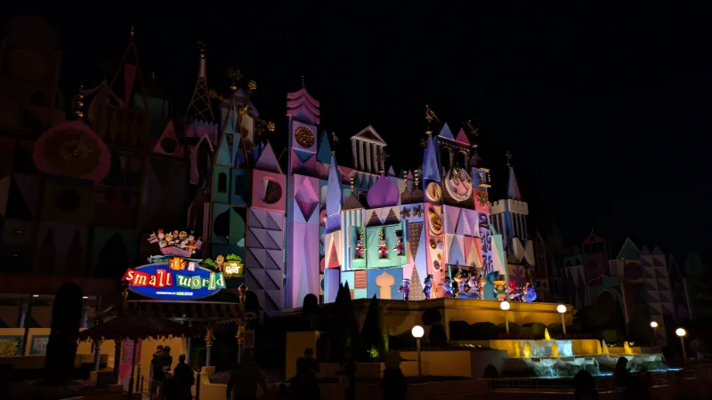 イッツ・ア・スモールワールドの画像1